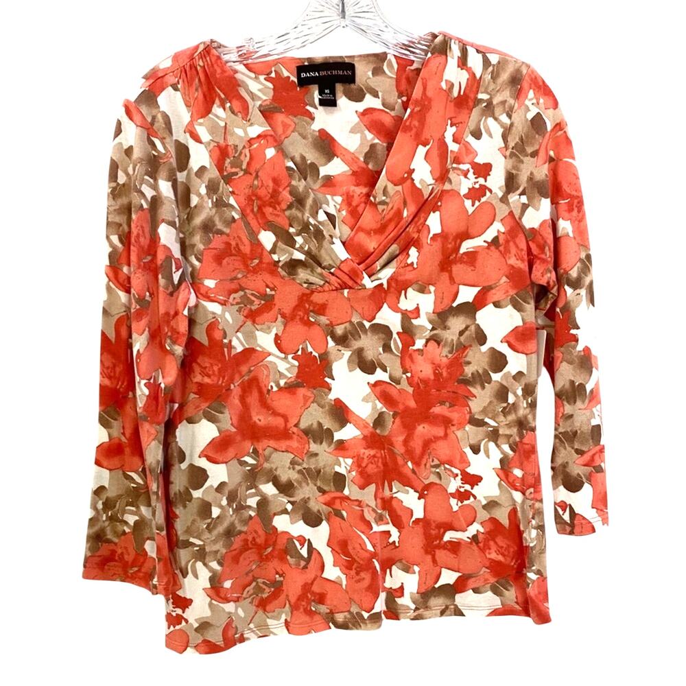 Dana Buchman casual top ladies size XS popover peach cream & tan floral v-neck
